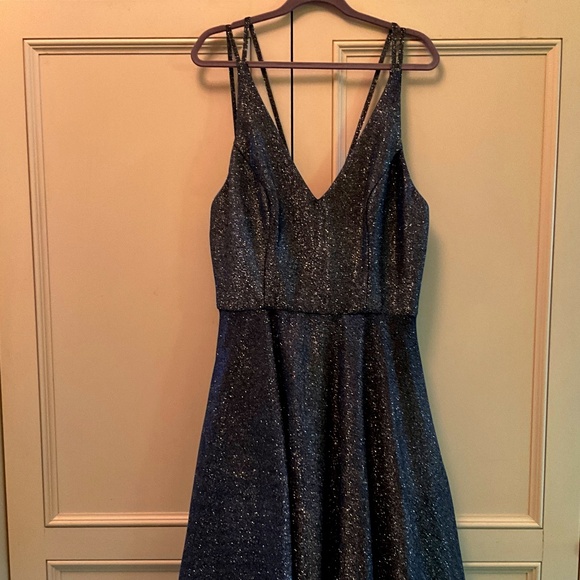 Blue Sparkle Low V-neck Strappy Back Homecoming/Formal Dress Size 4 - Picture 1 of 4